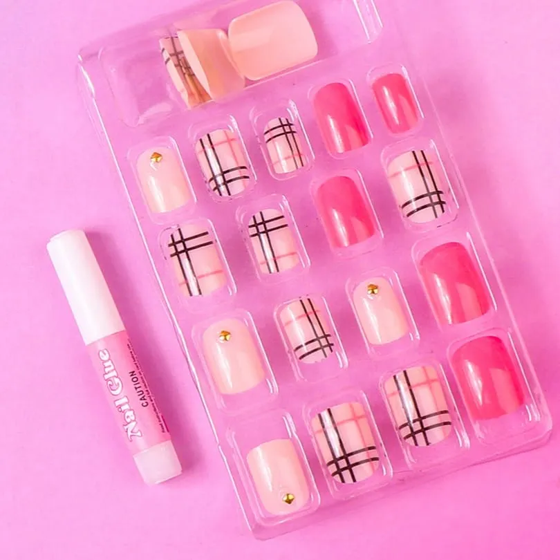 Attractive Peach & Pink Checked Faux Nail