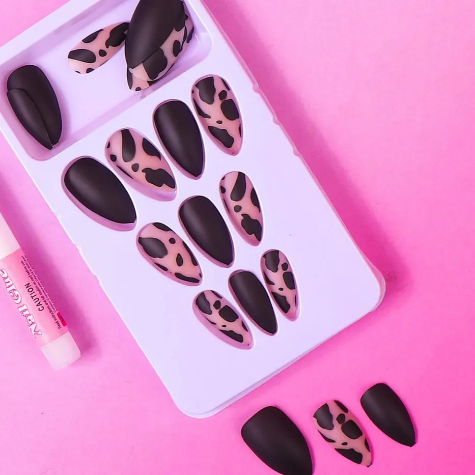 Enchanting Pink & Black Faux Nail