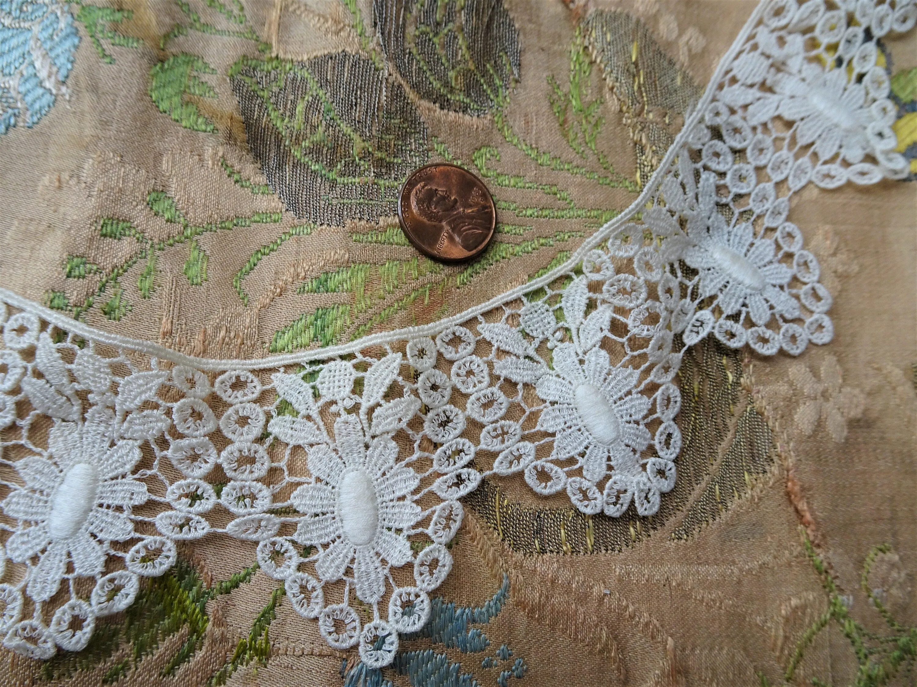 LOVELY Antique French Lace,Cotton Lace Small Collar or Trim,Beautiful Intricate Pattern,Dolls,Bridal Lace,Heirloom Sewing,Collectible Lace